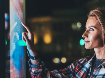 Vitrine connectée commerce